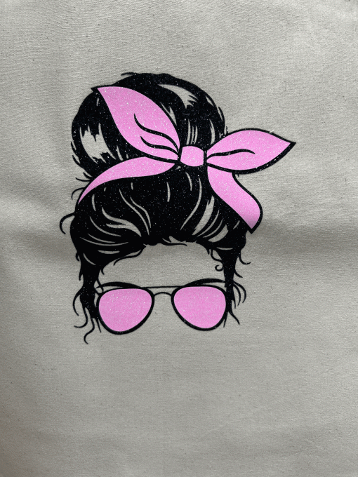 tête femme noeud rose