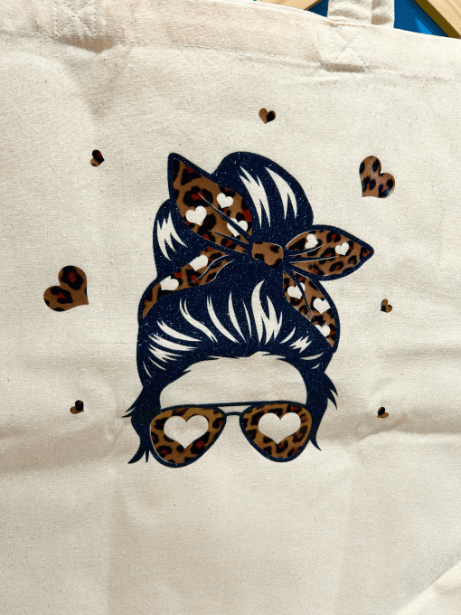 tête femme léopard